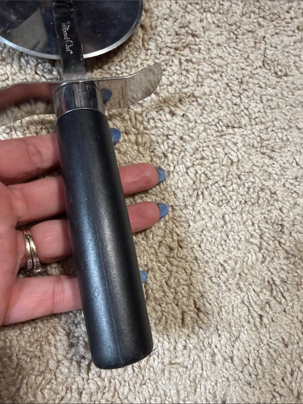 Pampered Chef pizza cutter.